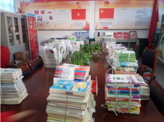 东营志愿者2316册爱心图书捐助社区阅览室